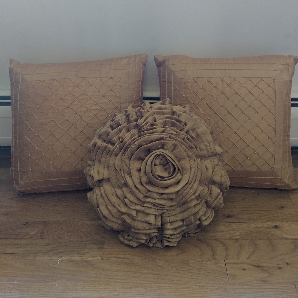 3 Pillows